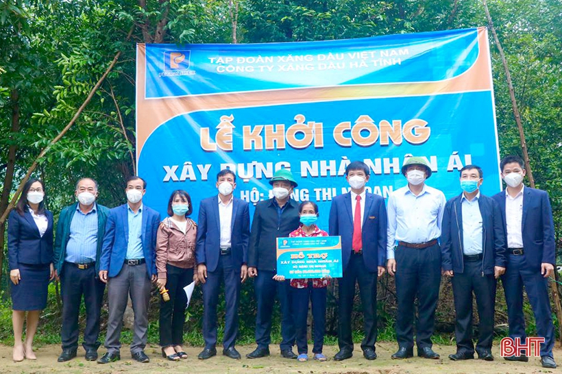 Công ty Xăng dầu Hà Tĩnh hỗ trợ 150 triệu đồng xây nhà ở cho hộ nghèo