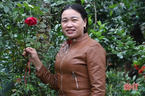 Chi hội trưởng phụ nữ xã miền núi Hà Tĩnh chăm việc nhà, giỏi việc làng