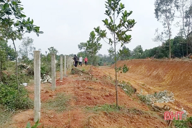 Gia đình cụ ông 80 tuổi ở Hà Tĩnh hiến gần 400m<sup>2</sup> đất làm đường liên xã