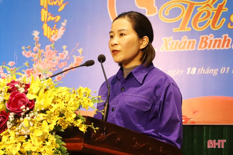 Phó Bí thư Thường trực Tỉnh ủy vui “Tết sum vầy - Xuân bình an” với người lao động ở TP Hà Tĩnh
