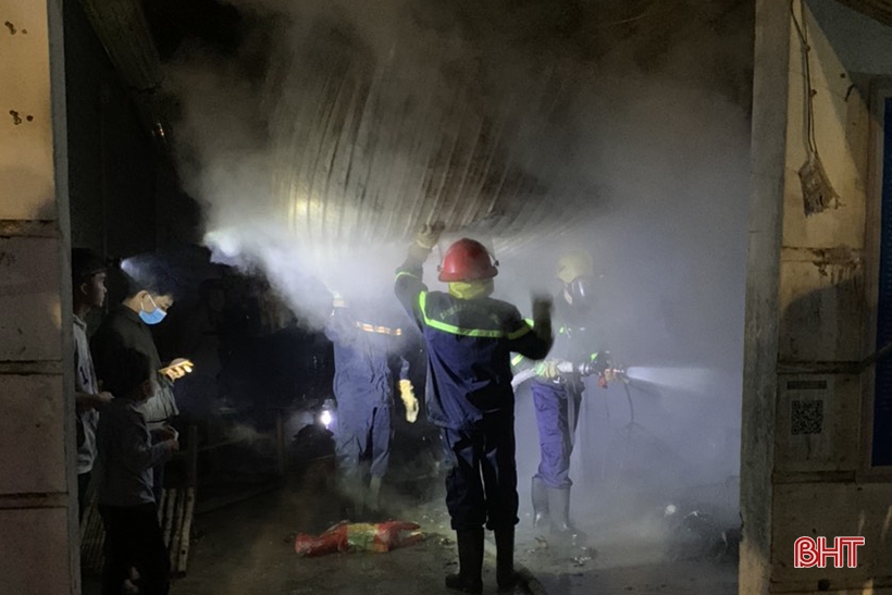 Cháy chợ ở Thạch Lạc, 3 ki-ốt bị thiêu rụi