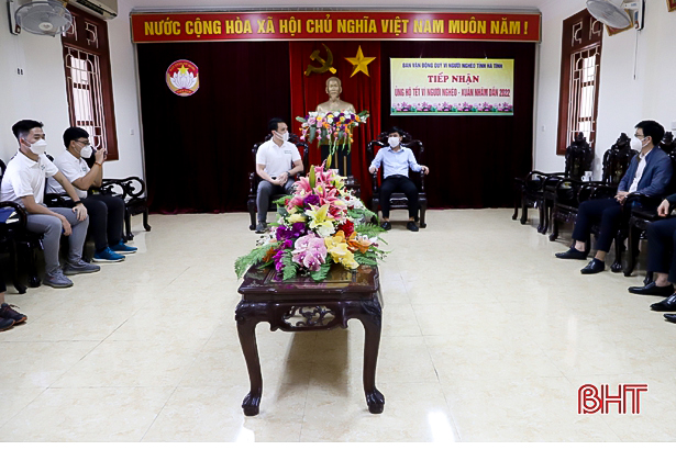Các doanh nghiệp ủng hộ 350 suất quà tết cho học sinh vùng lũ Hà Tĩnh