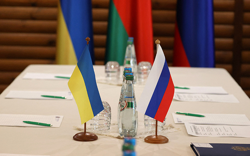 Nga và Ukraine nối lại hòa đàm theo hình thức trực tuyến