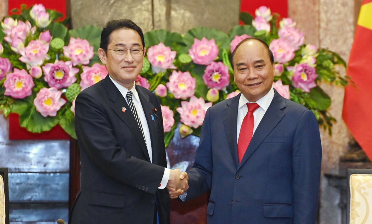 Hai ngày Thủ tướng Nhật Bản thăm Việt Nam