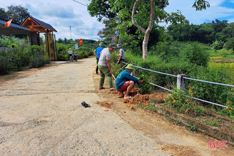 Người dân Vũ Quang tích cực hưởng ứng “100 ngày cao điểm xây dựng nông thôn mới