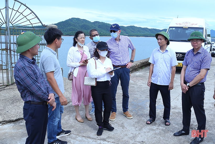 Đoàn công tác ADB khảo sát các hạng mục dự án tại TP Hà Tĩnh