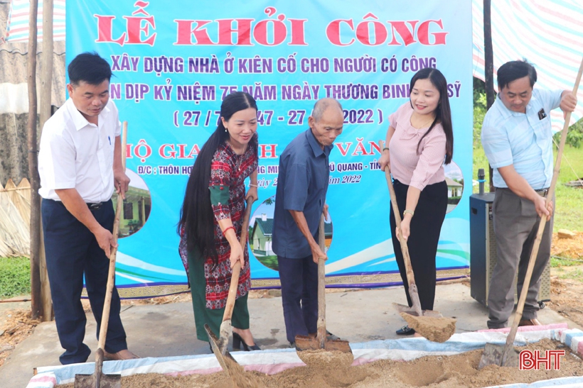 Khởi công xây nhà ở kiên cố cho người có công với cách mạng ở Vũ Quang