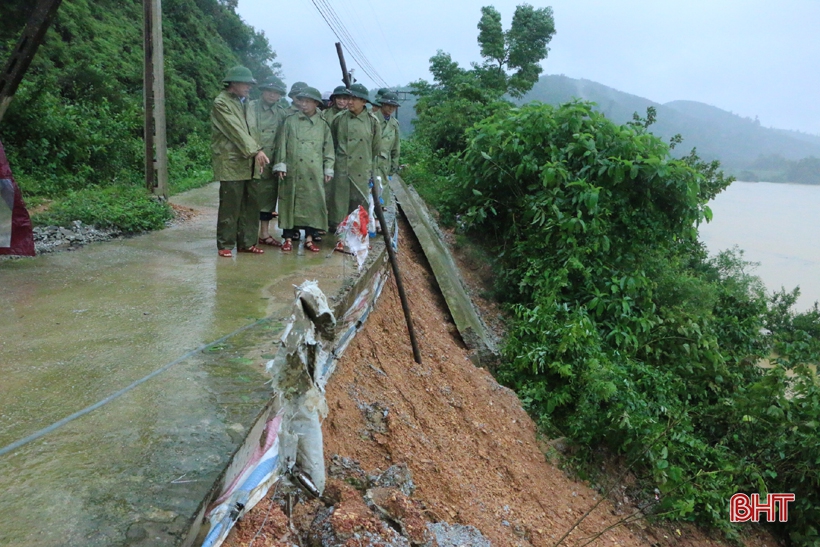 Nhiều điểm sạt lở ở Vũ Quang tiềm ẩn nguy cơ mất an toàn mùa mưa bão
