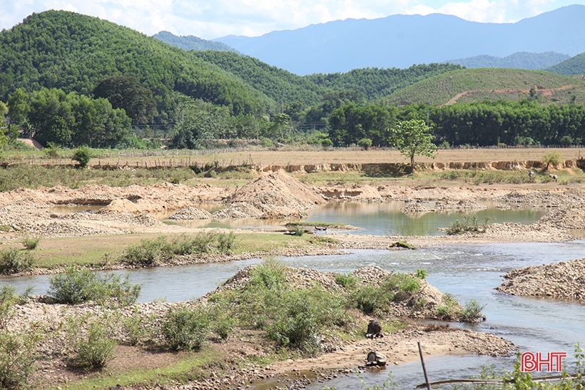 Sở TN&MT Hà Tĩnh làm rõ việc khai thác khoáng sản trên sông Rào Nổ