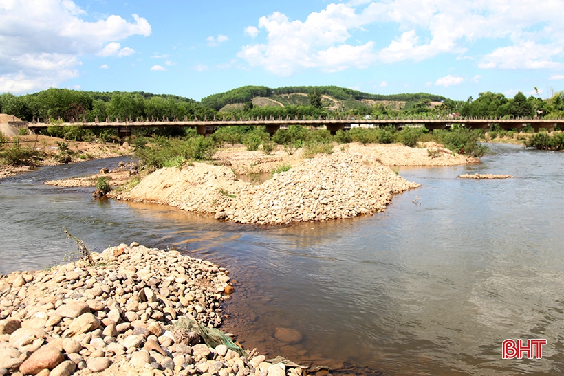 Sở TN&MT Hà Tĩnh làm rõ việc khai thác khoáng sản trên sông Rào Nổ