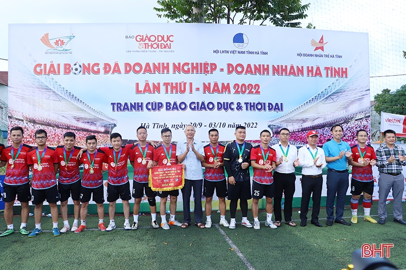 Hội Doanh nhân trẻ vô địch Giải Bóng đá doanh nghiệp - doanh nhân Hà Tĩnh