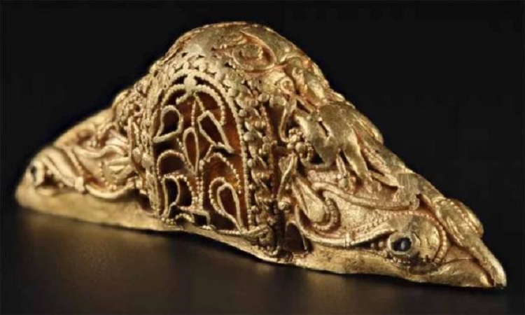 Chuôi kiếm bằng vàng ròng 1.300 năm tuổi