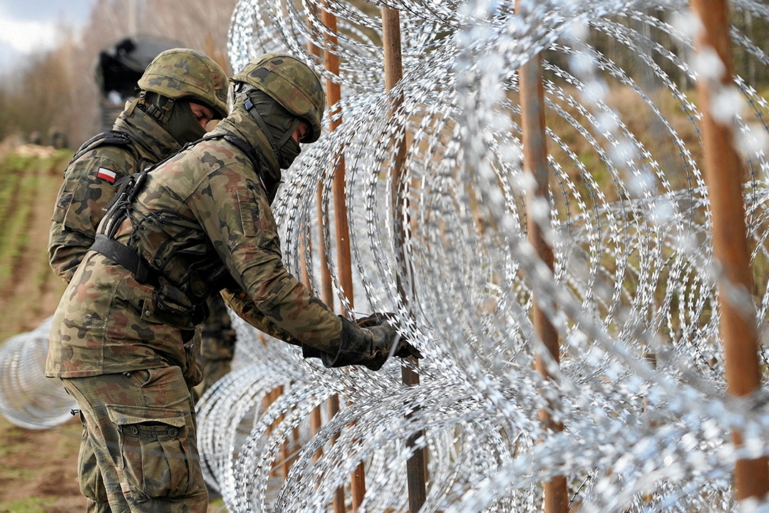 Ba Lan dựng rào ngăn biên giới với Nga