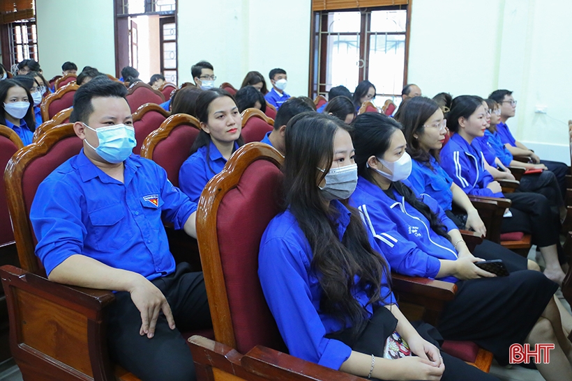 Bí thư Thành ủy Hà Tĩnh mong muốn thanh niên ra sức cống hiến nhiều hơn, xung kích đi đầu trong các phong trào