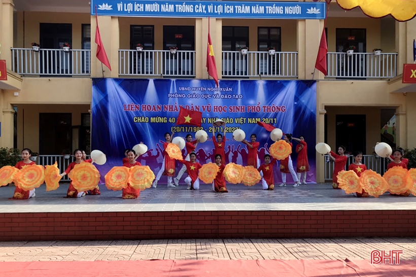 28 đội tham gia liên hoan nhảy dân vũ học sinh ở Nghi Xuân