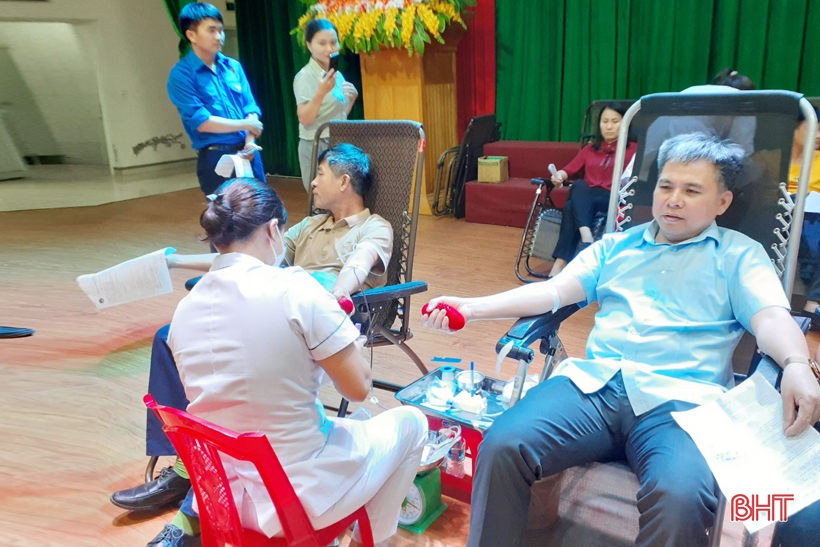 Thị xã Hồng Lĩnh thu hơn 100 đơn vị máu trong ngày hội hiến máu tình nguyện