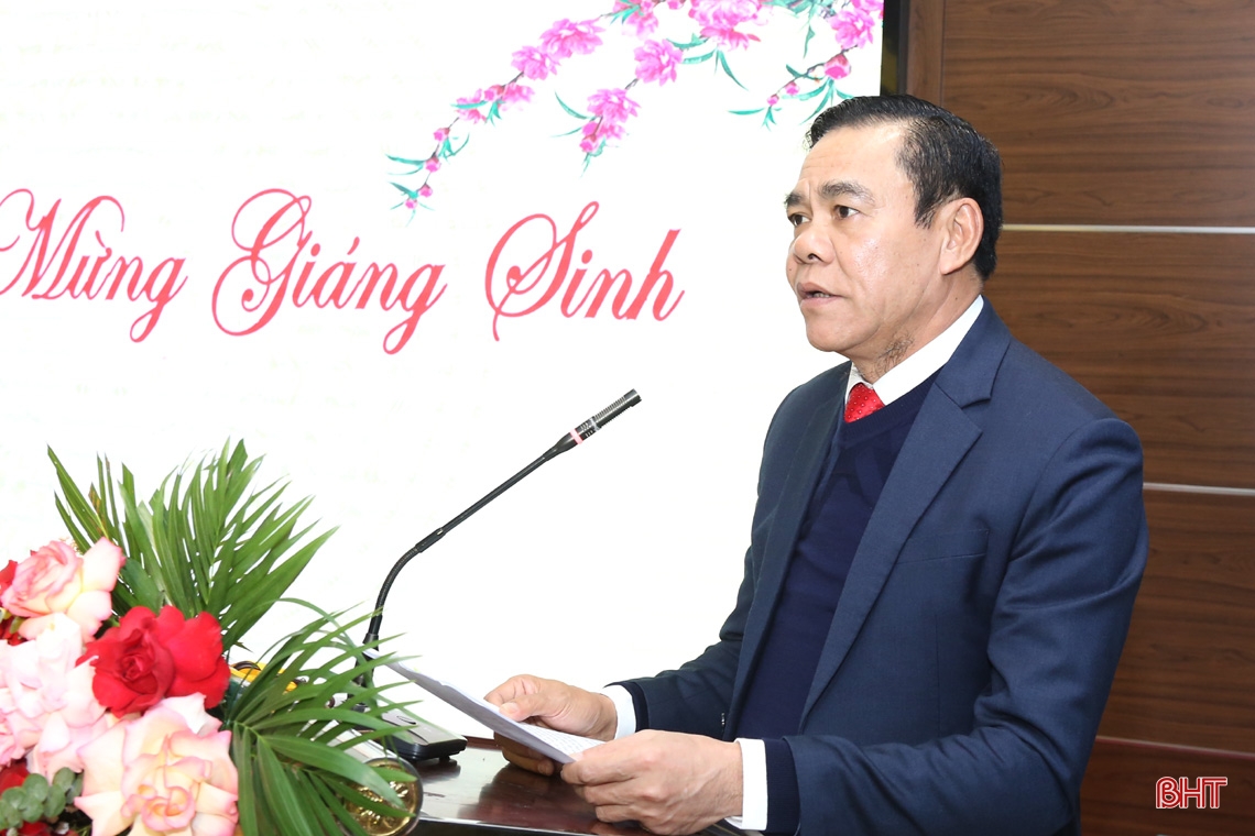 Lãnh đạo tỉnh chúc mừng Giáng sinh Tòa Giám mục Giáo phận Hà Tĩnh