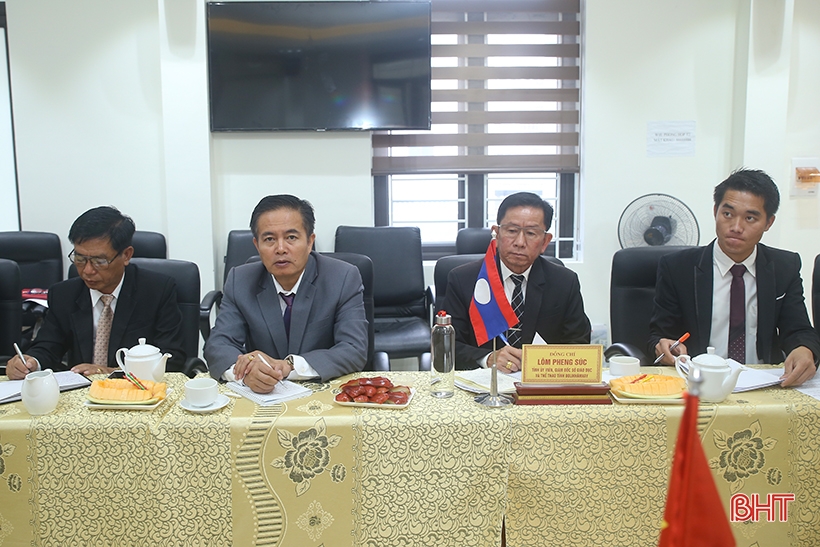 Tăng cường hỗ trợ, hợp tác giáo dục, thể thao giữa Hà Tĩnh và Bolikhămxay