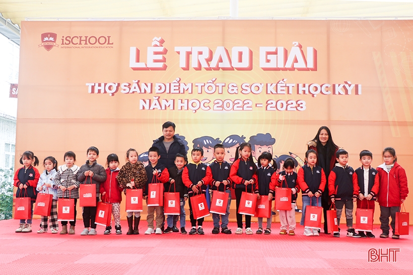 iSchool Hà Tĩnh trao giải “Thợ săn điểm tốt”