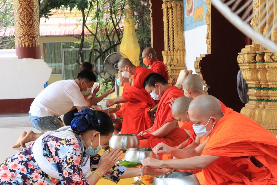 Người dân Lào được nghỉ 5 ngày đón tết cổ truyền Bunpimay