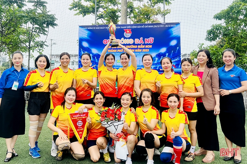 Đại Nài vô địch Giải Bóng đá nữ các trường mầm non TP Hà Tĩnh