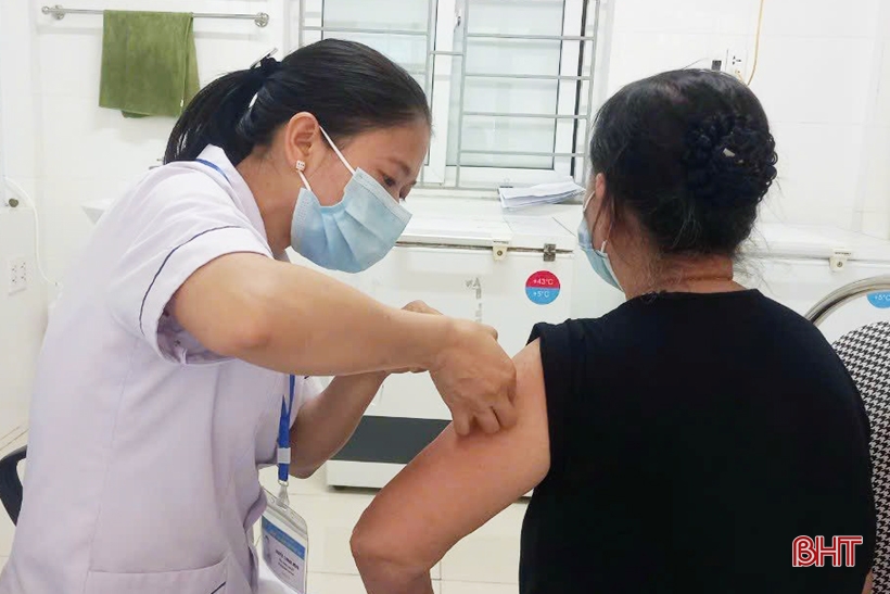 Cúm mùa “hoành hành”, người dân cần chủ động tiêm vắc-xin phòng bệnh